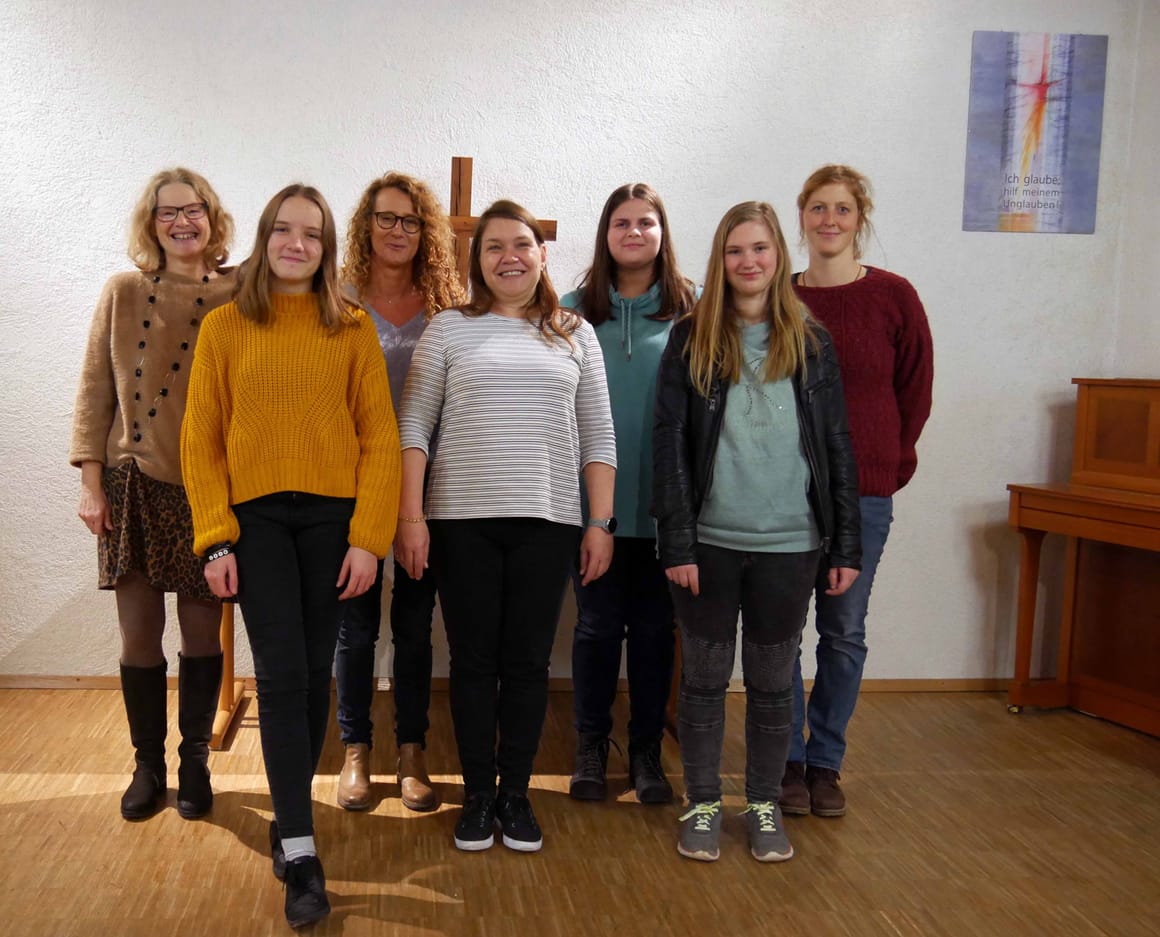 Kinderkirchteam in Neckarwestheim. Von links nach rechts, hinten beginnend: Sabine Werdehausen (bis 12/2022), Andrea Ziegler, Fabienne Schönberger, Rebecca Schiefer, Anna Hahn, Monika Hahn, Tarja Schmid. Es fehlt: Larissa Baier